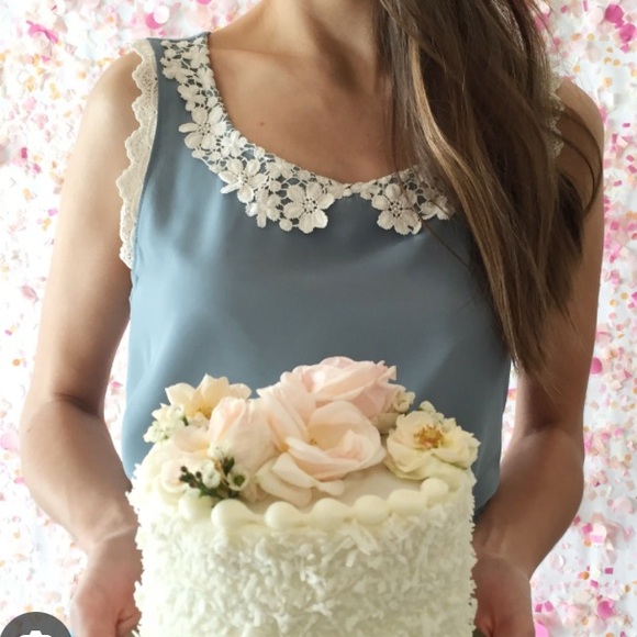 Light Blue Sleeveless Peter Pan blouse - Picture 2 of 12